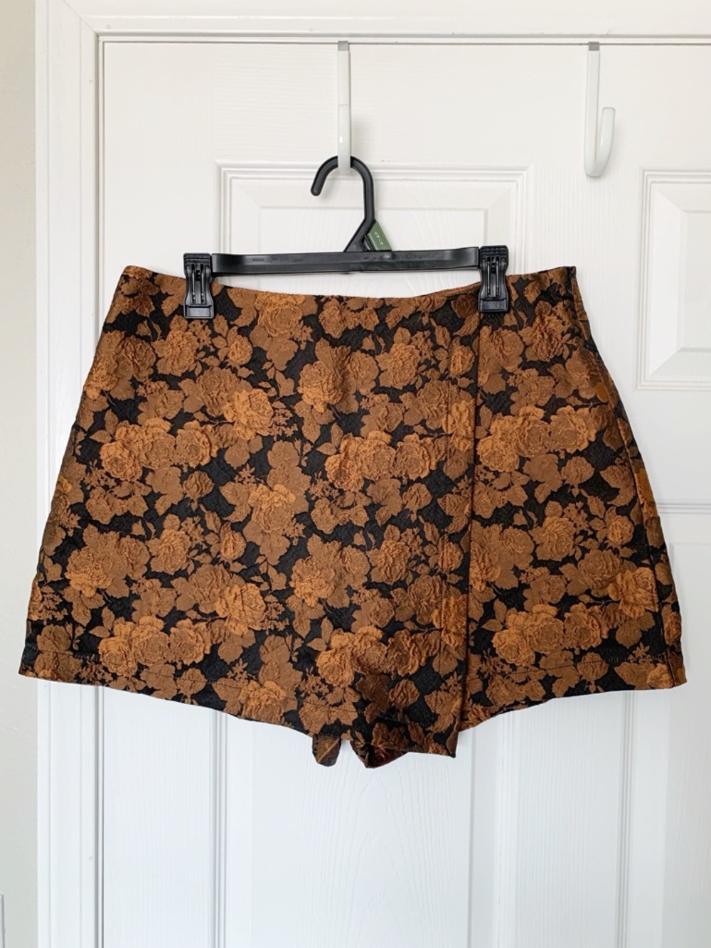 VICI Skort XL Black Orange Shiny Floral